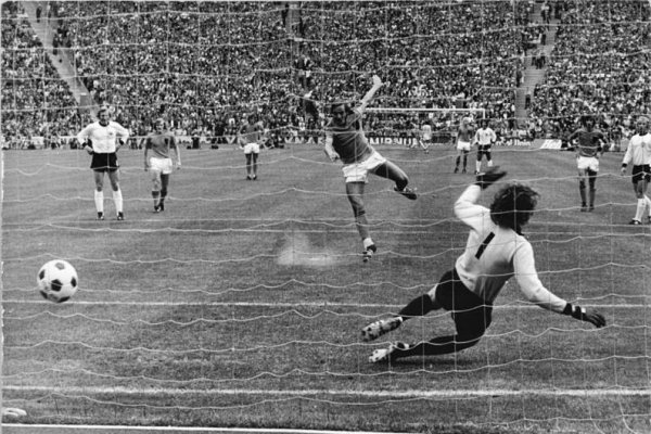 Neeskens Penalty 1974 World Cup Final