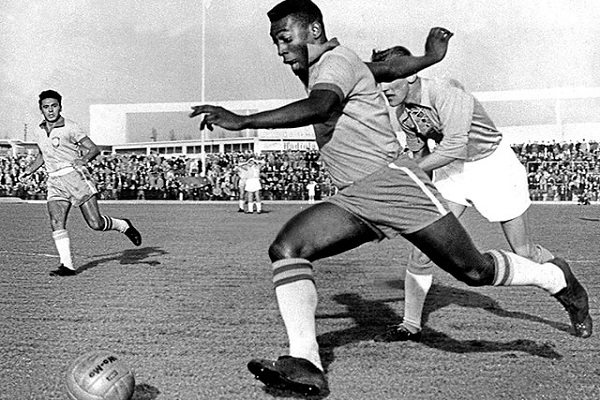 Pelé in action.