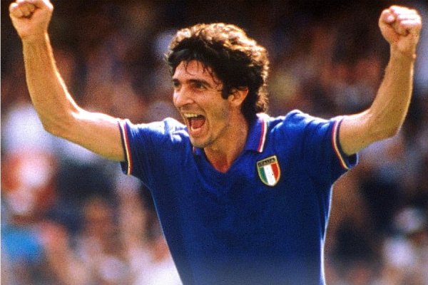Paolo Rossi in action.