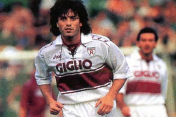 Paulo Futre in action.
